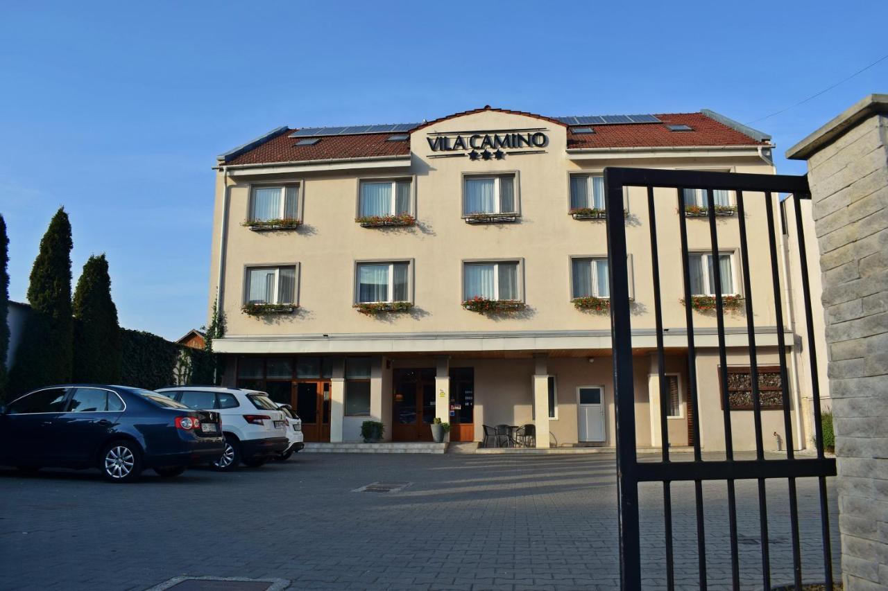 Vila Camino Hotel Satu Mare Exterior photo